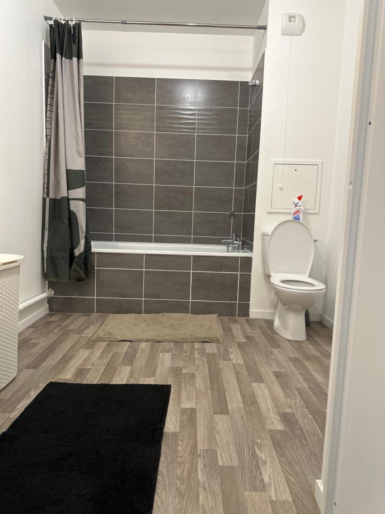 Agreable 2 Pieces Avec Balcon Et Parking Transports By Immo Kit Bnb Sarcelles Exterior foto